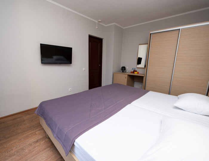 Family Плюс 3-местный 2-комнатный корпус 1 - Санаторий «Славутич» Алушта