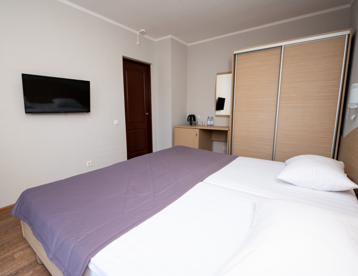 Family Плюс 3-местный 2-комнатный корпус 1 - Санаторий «Славутич» Алушта