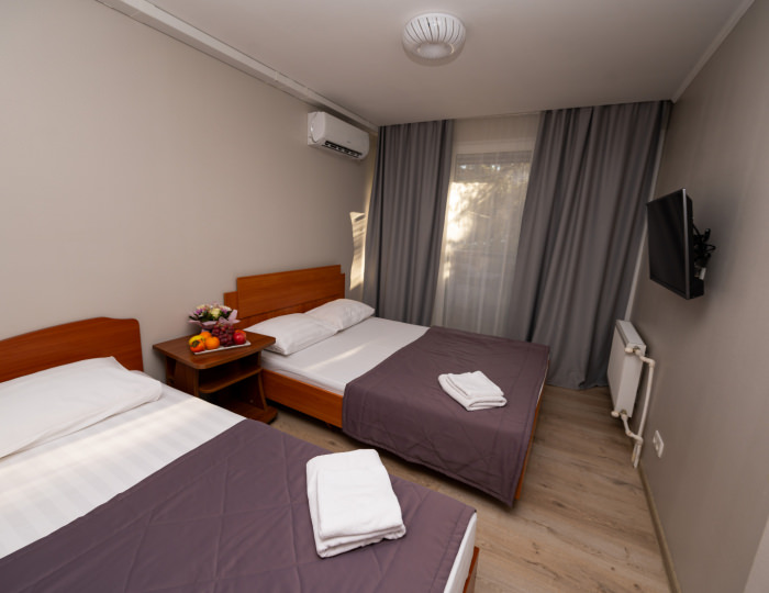 Комфорт 3-местный 1-комнатный корпус 2 - Санаторий «Славутич» Алушта